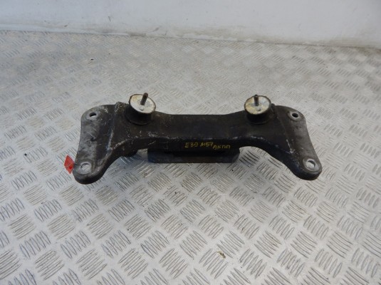 Кронштейн КПП BMW 5-series (E39) 22 32 1 096 106