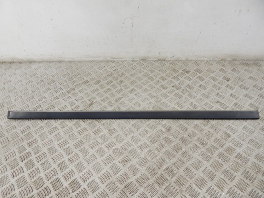 Молдинг двери передней левой BMW 5-series (E39) 51 13 8 159 295 Молдинг двери передней левой BMW 5-series (E39) 51 13 8 159 295