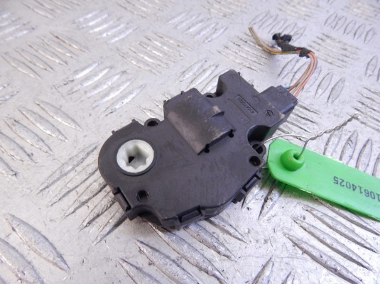 Моторчик заслонки печки BMW X5-series (E70) 64 11 9 321 034
