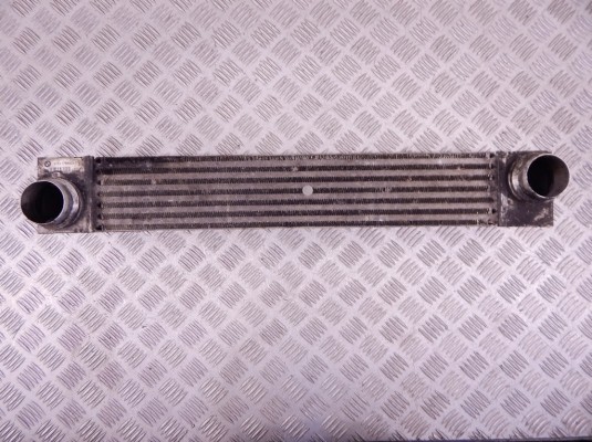 Интеркулер BMW 5-series (E60/61) 17 51 7 795 823 Интеркулер BMW 5-series (E60/61) 17 51 7 795 823