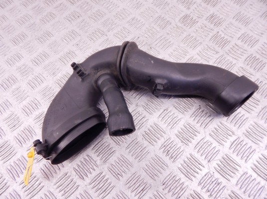 Патрубок интеркулера BMW 3-series (E90/91/92) 13 71 7 794 172 Патрубок интеркулера BMW 3-series (E90/91/92) 13 71 7 794 172