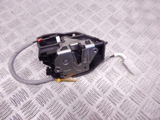 Замок двери передней правой BMW 5-series (E60/61) 51 21 7 167 066