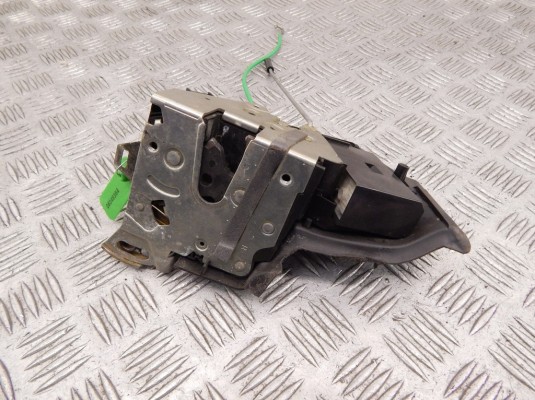 Замок двери передней правой BMW 5-series (E39) 67 11 8 352 165