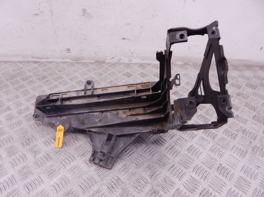 Крепление фары правой BMW 7-series (F01/02) 51 64 7 184 160