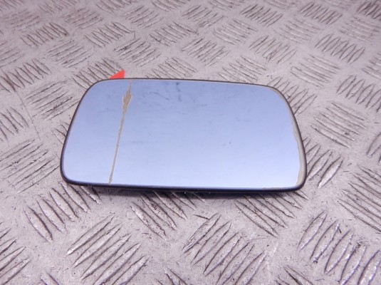 Стекло зеркала наружного правого BMW 3-series (E46) 51 16 8 250 438