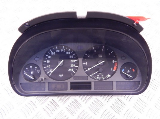 Щиток приборов (приборная панель) BMW 5-series (E39) 62 11 8 375 669