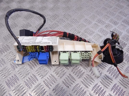 Блок предохранителей BMW X5-series (E53) 61 13 8 383 720