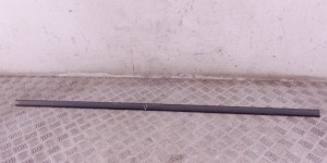 Молдинг двери передней правой BMW 3-series (E46) 51 13 8 252 378 Молдинг двери передней правой BMW 3-series (E46) 51 13 8 252 378