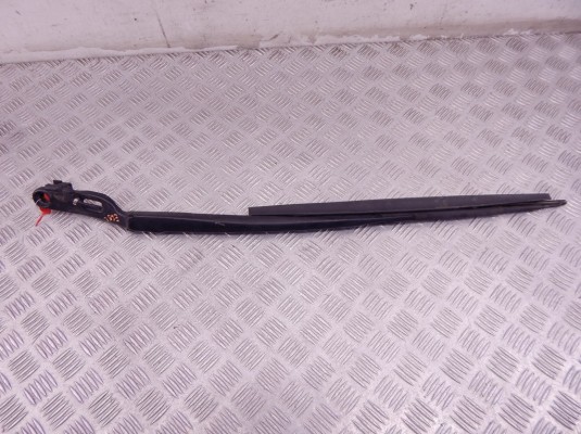 Щеткодержатель (поводок стеклоочистителя, дворник) BMW 7-series (E65/66) 61 61 7 113 205 Щеткодержатель (поводок стеклоочистителя, дворник) BMW 7-series (E65/66) 61 61 7 113 205