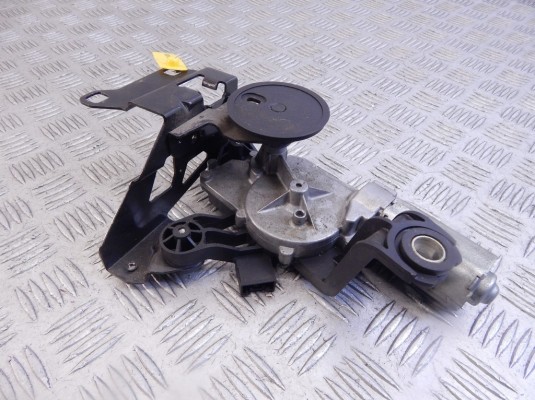 Моторчик заднего стеклоочистителя (дворника) BMW 5-series (E60/61) 61 62 7 208 602 Моторчик заднего стеклоочистителя (дворника) BMW 5-series (E60/61) 61 62 7 208 602