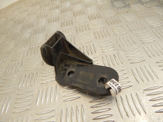 Кронштейн крепления бампера переднего BMW 3-series (E36) 51 11 8 122 577