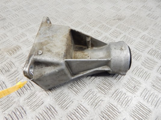 Кронштейн полуоси BMW X5-series (E53) 31 51 7 503 115