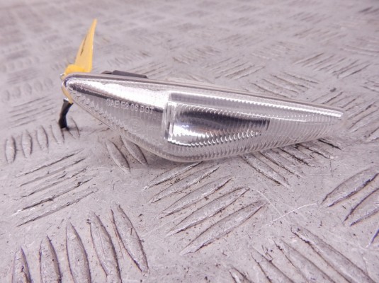 Повторитель передний левый BMW X3-series (F25) 63 13 7 171 007