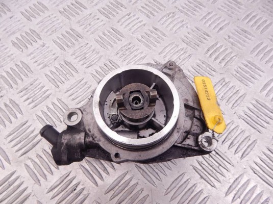 Насос вакуумный BMW X5-series (E53) 11 66 7 786 841