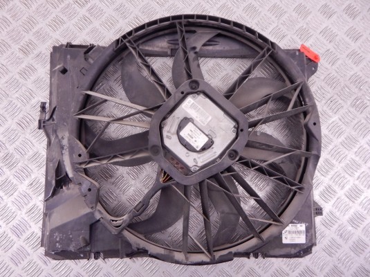 Вентилятор радиатора BMW 3-series (E90/91/92) 17 42 7 562 080 Вентилятор радиатора BMW 3-series (E90/91/92) 17 42 7 562 080