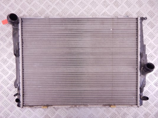 Радиатор (основной) BMW 3-series (E90/91/92) 17 11 7 562 079 Радиатор (основной) BMW 3-series (E90/91/92) 17 11 7 562 079