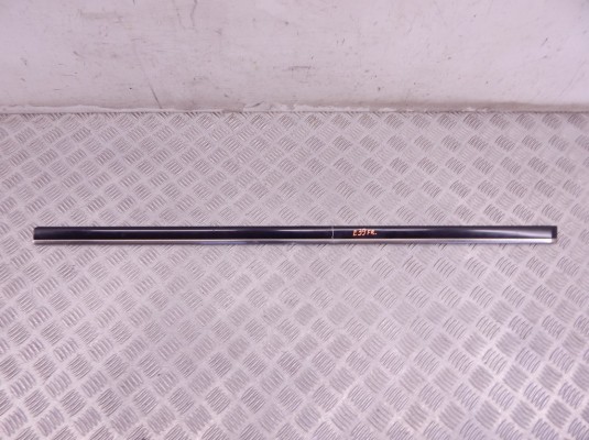 Молдинг двери передней правой BMW 5-series (E39) 51 22 7 004 030 Молдинг двери передней правой BMW 5-series (E39) 51 22 7 004 030