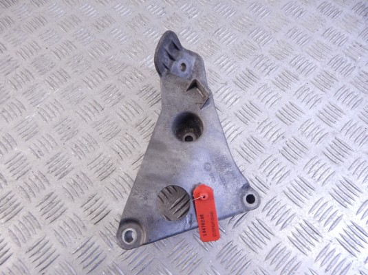 Кронштейн двигателя BMW 5-series (E60/61) 22 11 6 777 053