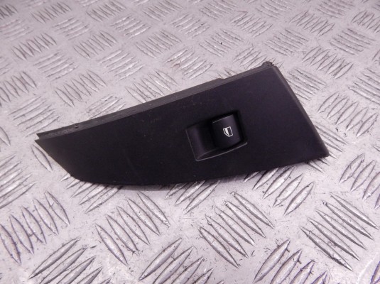 Блок управления стеклоподъемниками BMW 5-series (E60/61) 61 31 6 922 244 Блок управления стеклоподъемниками BMW 5-series (E60/61) 61 31 6 922 244