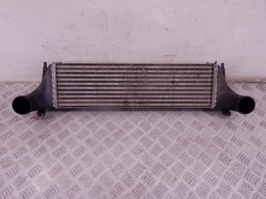 Интеркулер BMW X5-series (E53) 17 51 2 247 966 Интеркулер BMW X5-series (E53) 17 51 2 247 966