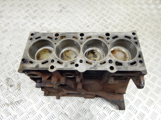 Блок цилиндров BMW 3-series (E46) 1743993
