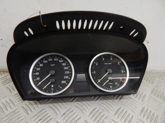 Щиток приборов (приборная панель) BMW 5-series (E60/61) 62 11 6 945 625