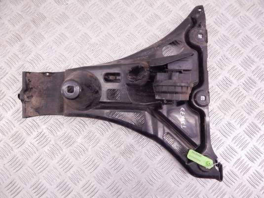 Кронштейн крепления бампера заднего BMW 5-series (E60/61) 51 12 7 060 796
