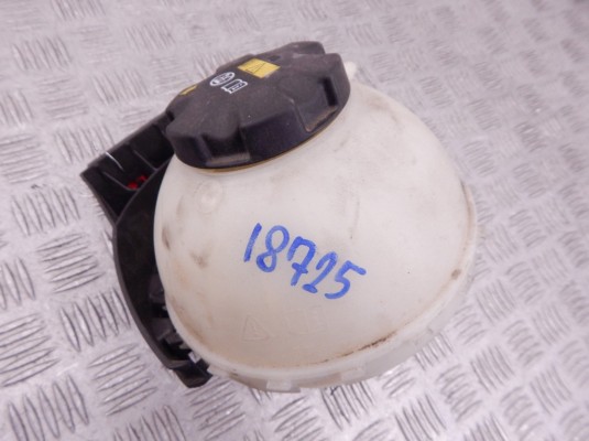 Бачок расширительный BMW 4-series (F32/33/36) 17 13 7 642 159 Бачок расширительный BMW 4-series (F32/33/36) 17 13 7 642 159