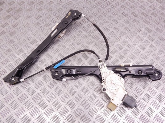 Стеклоподъемник электрический передний правый BMW 1-series (E87) 51 33 7 138 466 Стеклоподъемник электрический передний правый BMW 1-series (E87) 51 33 7 138 466