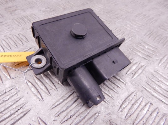 Реле накала свечей BMW 3-series (E90/91/92) 12 21 7 798 000
