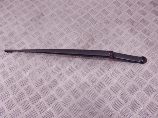 Щеткодержатель (поводок стеклоочистителя, дворник) BMW 3-series (E46) 61 61 7 007 128