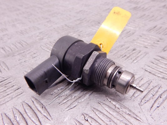 Датчик давления топлива BMW 3-series (E90/91/92) 13 53 7 805 734 Датчик давления топлива BMW 3-series (E90/91/92) 13 53 7 805 734