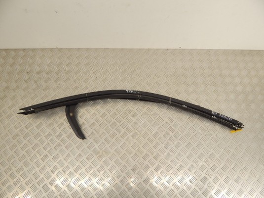 Молдинг дверей (комплект) BMW 1-series (F20/21) 51 76 7 267 916