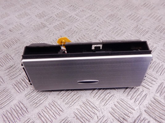 Пепельница BMW 6-series (E63/E64) 51 16 7 114 939 Пепельница BMW 6-series (E63/E64) 51 16 7 114 939