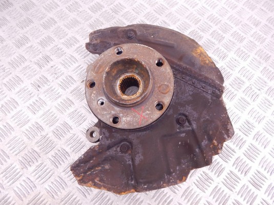 Ступица передняя правая BMW X5-series (E53) 31 21 6 761 576