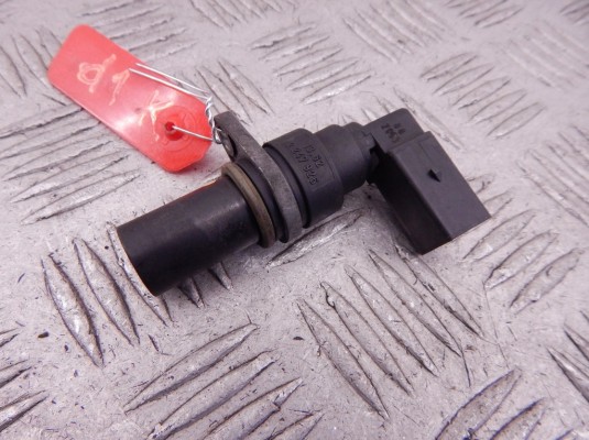 Датчик коленвала BMW 5-series (E39) 13 62 2 247 926 Датчик коленвала BMW 5-series (E39) 13 62 2 247 926