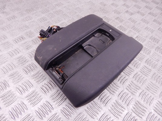 Подлокотник BMW 5-series (E39) 51 16 7 140 697 Подлокотник BMW 5-series (E39) 51 16 7 140 697