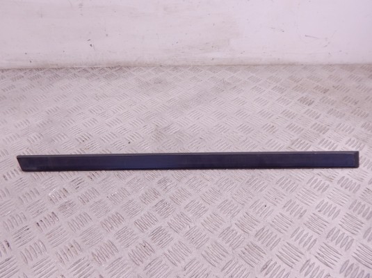 Молдинг двери задней правой BMW 5-series (E39) 51 13 8 159 298