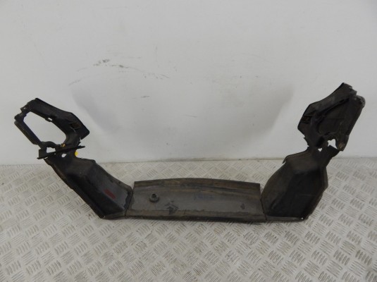 Пластик моторного отсека BMW 5-series (E60/61) 51 71 7 050 604 Пластик моторного отсека BMW 5-series (E60/61) 51 71 7 050 604