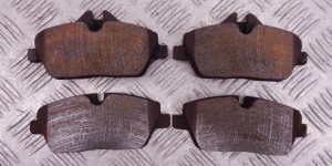 Тормозные колодки передние BMW 1-series (E87)