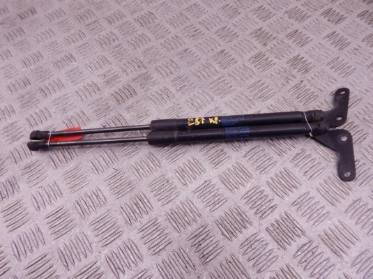 Амортизатор крышки багажника (3-5 двери) BMW 1-series (E87) 51 24 7 060 622 Амортизатор крышки багажника (3-5 двери) BMW 1-series (E87) 51 24 7 060 622