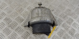 Подушка крепления двигателя BMW 3-series (E90/91/92) Подушка крепления двигателя BMW 3-series (E90/91/92)