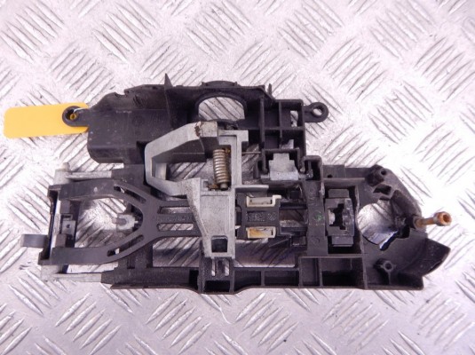 Скелет ручки наружной задней левой BMW 7-series (F01/02) 51 21 7 175 731 Скелет ручки наружной задней левой BMW 7-series (F01/02) 51 21 7 175 731