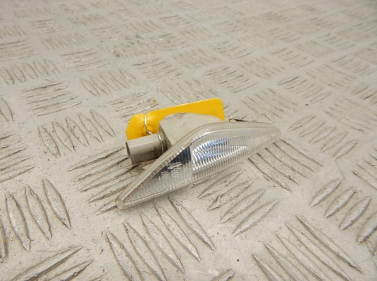 Повторитель передний правый BMW X3-series (F25) 63 13 7 171 008