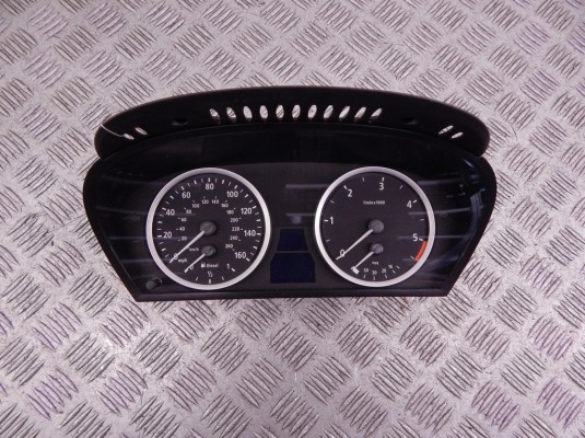 Щиток приборов (приборная панель) BMW 5-series (E60/61) 62 11 9 135 254