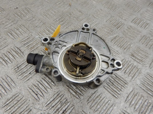 Насос вакуумный BMW 3-series (E90/91/92) 7545021