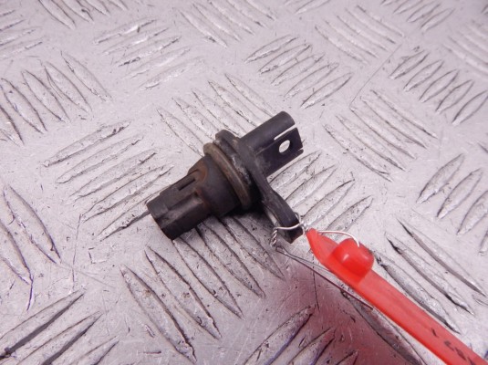 Датчик коленвала BMW X3-series (E83) 13 62 7 525 015 Датчик коленвала BMW X3-series (E83) 13 62 7 525 015