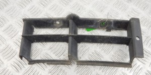 Заглушка (решетка) в бампер передний BMW 5-series (E39) 51 11 8 235 673 Заглушка (решетка) в бампер передний BMW 5-series (E39) 51 11 8 235 673