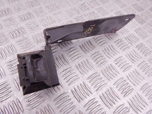 Передняя панель крепления облицовки (телевизор) BMW 3-series (E90/91/92) 51 64 7 117 811 Передняя панель крепления облицовки (телевизор) BMW 3-series (E90/91/92) 51 64 7 117 811