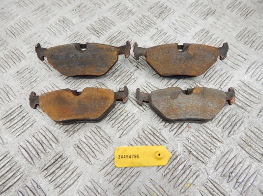 Тормозные колодки задние BMW 3-series (E46) 34 21 6 778 168 Тормозные колодки задние BMW 3-series (E46) 34 21 6 778 168